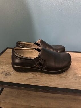 Alegria Women's Black Slip-On Comfort Dress Shoes